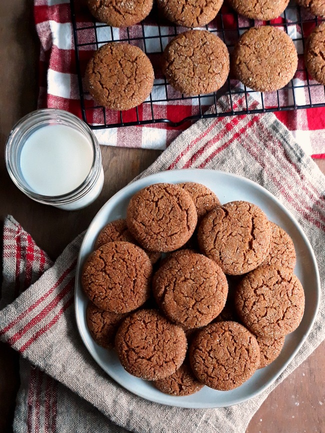 Snappy Gingerbread Cookies